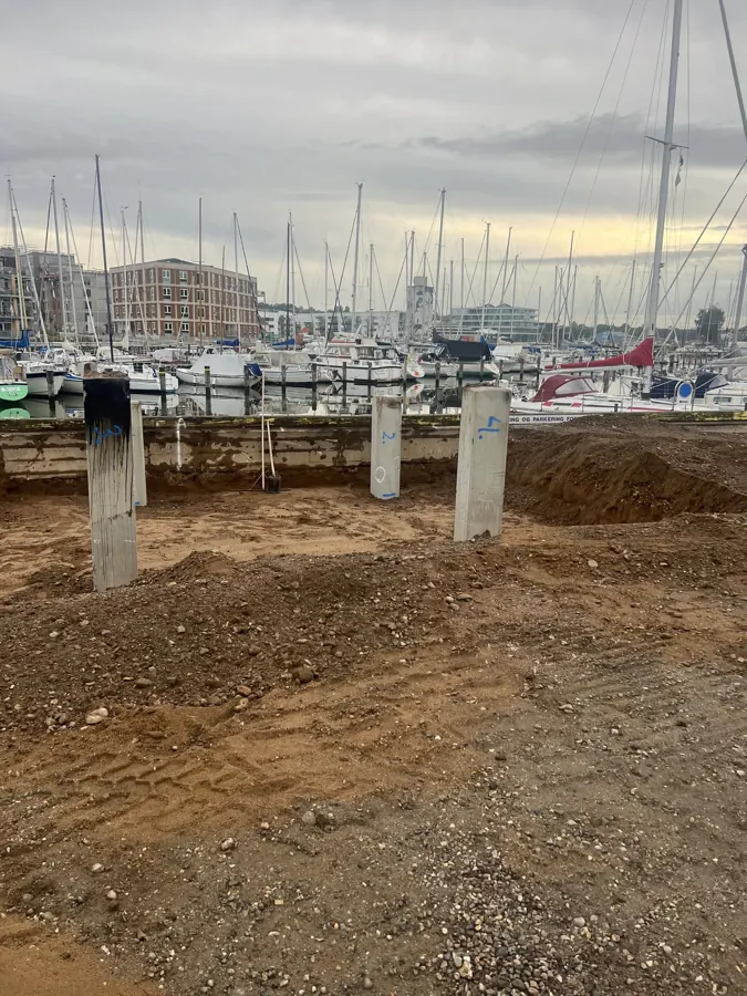 Pæle ved havn og marina